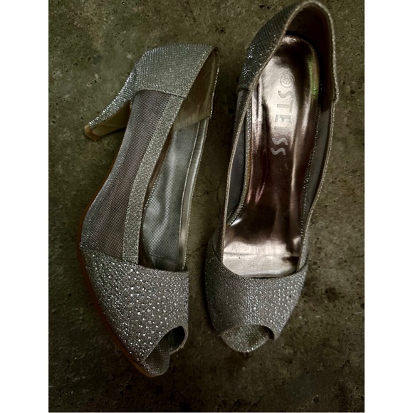 Silver Shoes - Picture 1 of 3